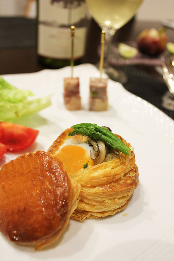 ウズラの半熟卵と牡蠣のコンフィのパイ包み メイン フランス料理レシピ フランス料理総合サイト フェリスィム フレンチでライフスタイルをもっと素敵に
